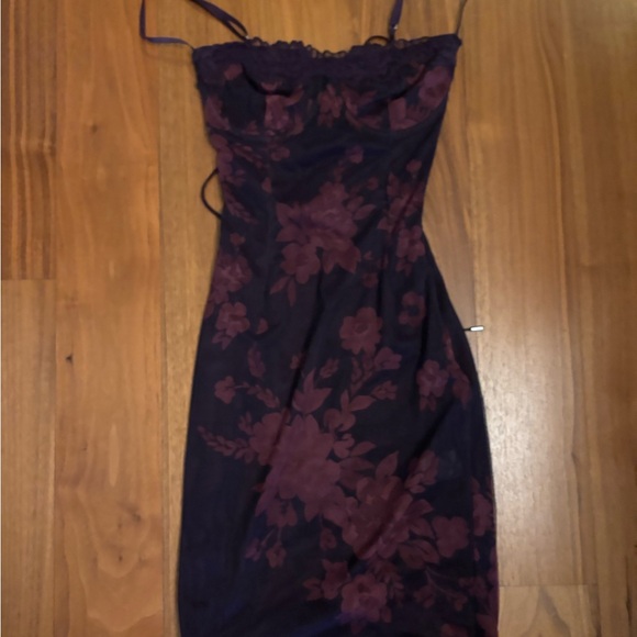 AIZA Grape Floral Print Maxi Dress House of CB - Picture 3 of 6